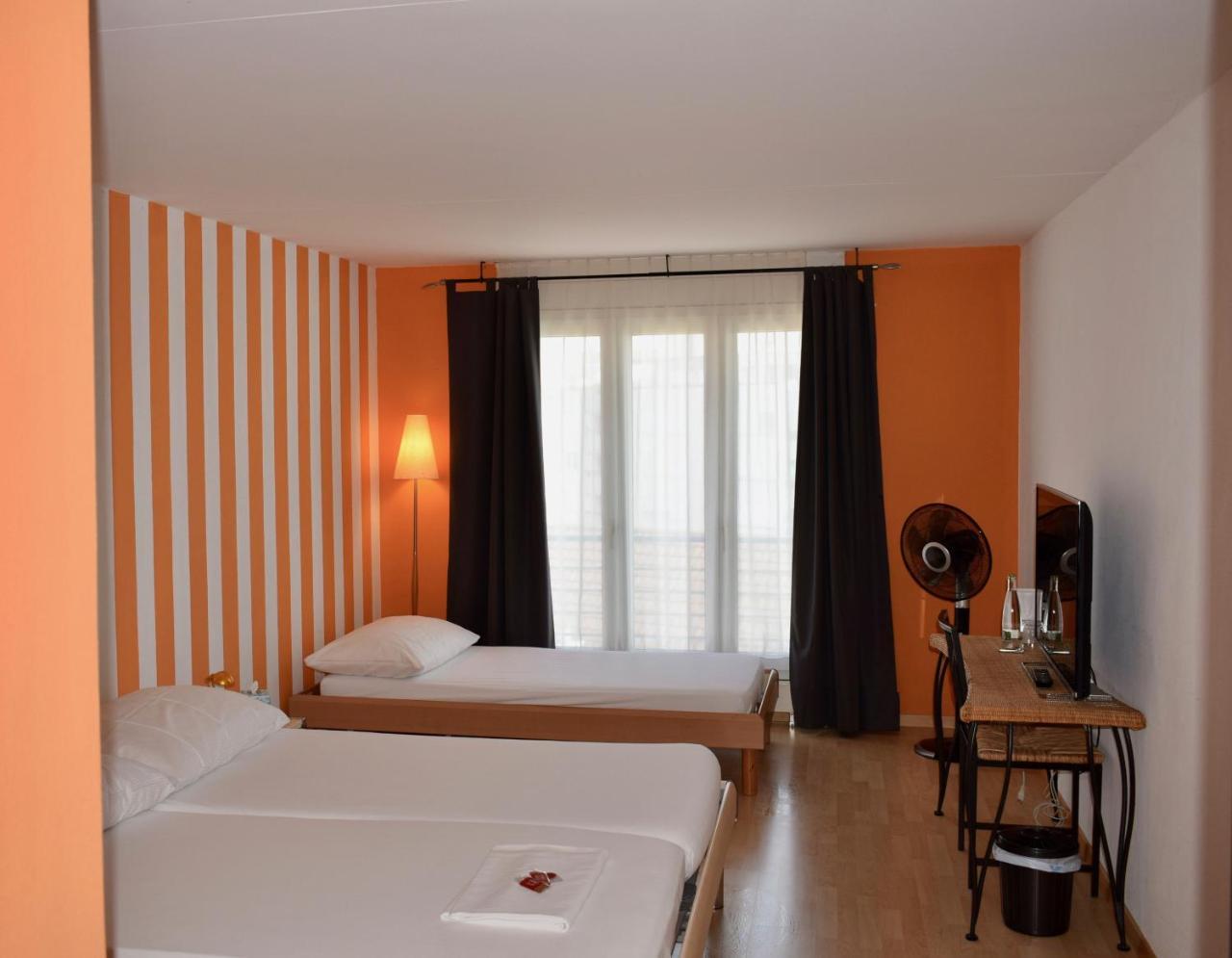 Hotel Baeren ลาเชน ภายนอก รูปภาพ